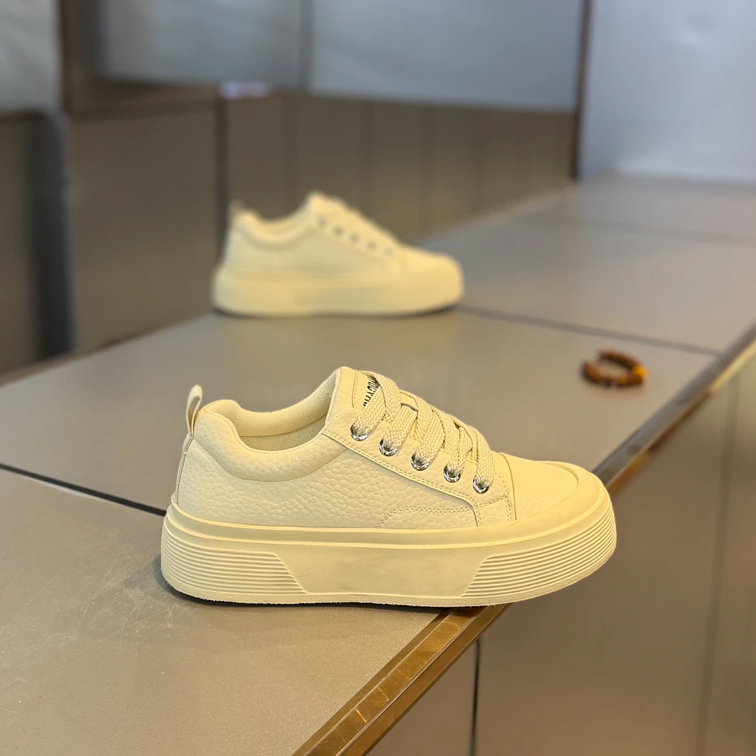 男鞋秋季新款男鞋高级感痞帅小白鞋舒适轻奢小众潮鞋百搭休闲鞋子