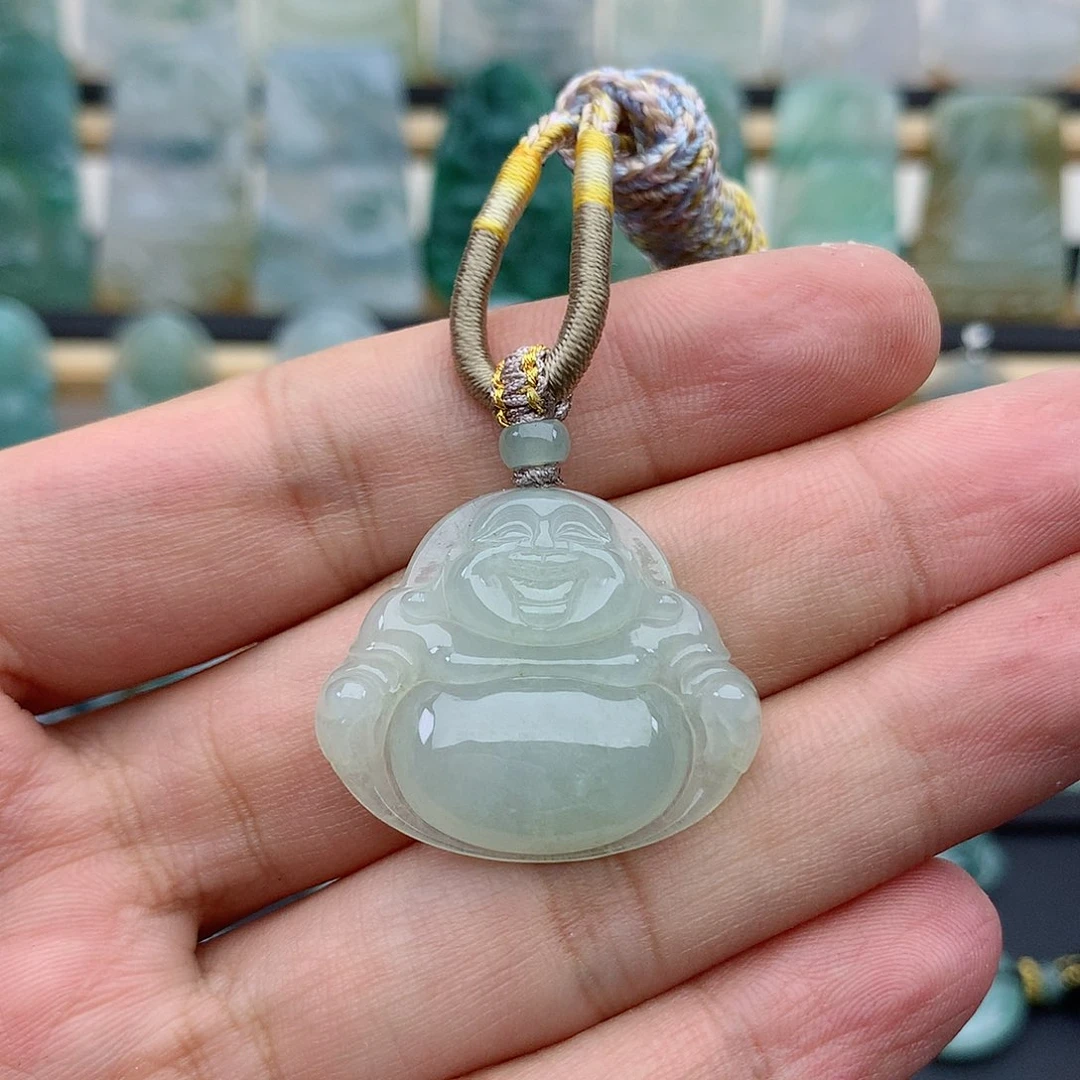 翡翠未镶嵌颈饰佛公