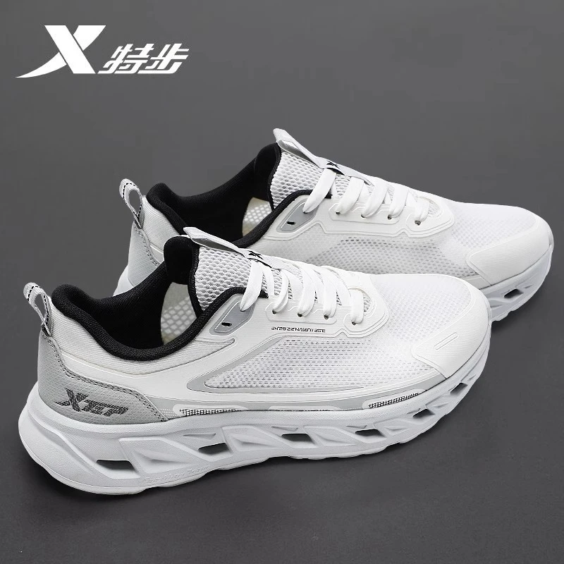 特步男鞋2025夏季新款户外跑步鞋正品透气减震休闲软底白色运动鞋
