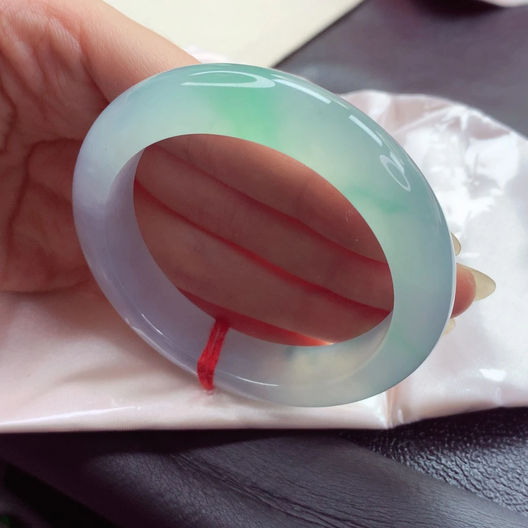 未镶嵌手镯翡翠 54.3，种色兼备，宝藏毕业，小小