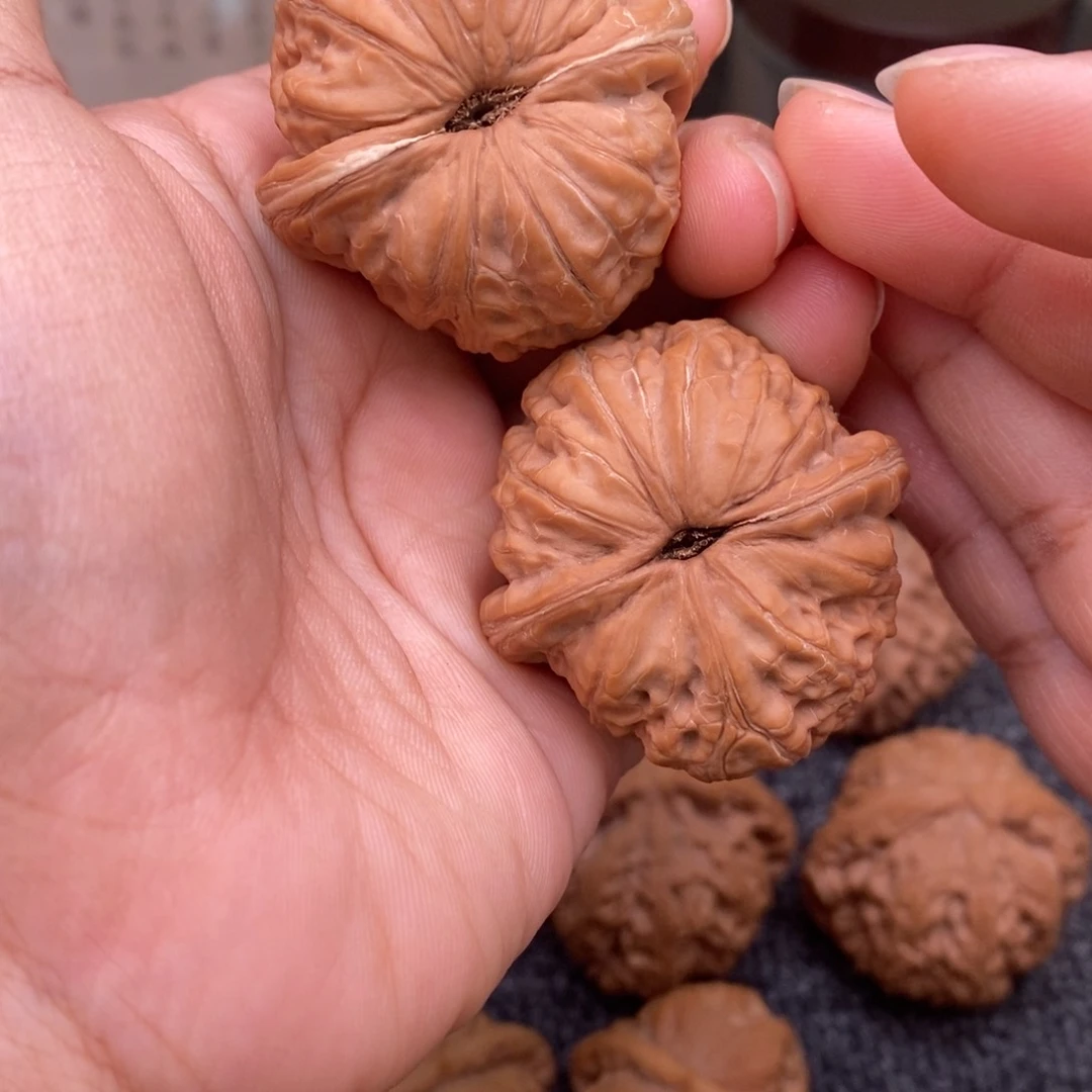 文玩核桃把件42球体元宝