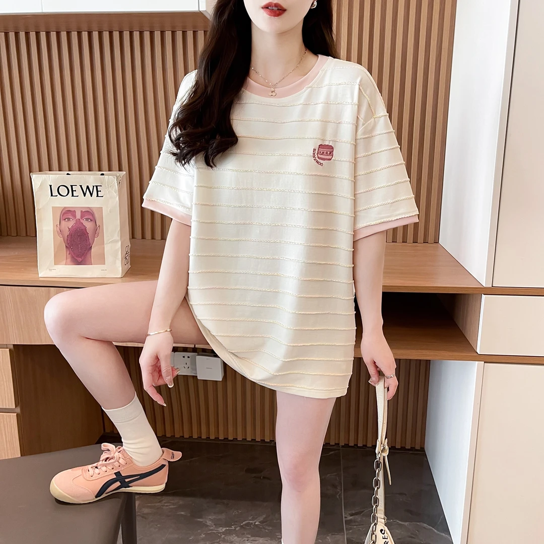 刺绣圆领短袖T恤女夏季新款韩版宽松大码显瘦小众提花设计感上衣