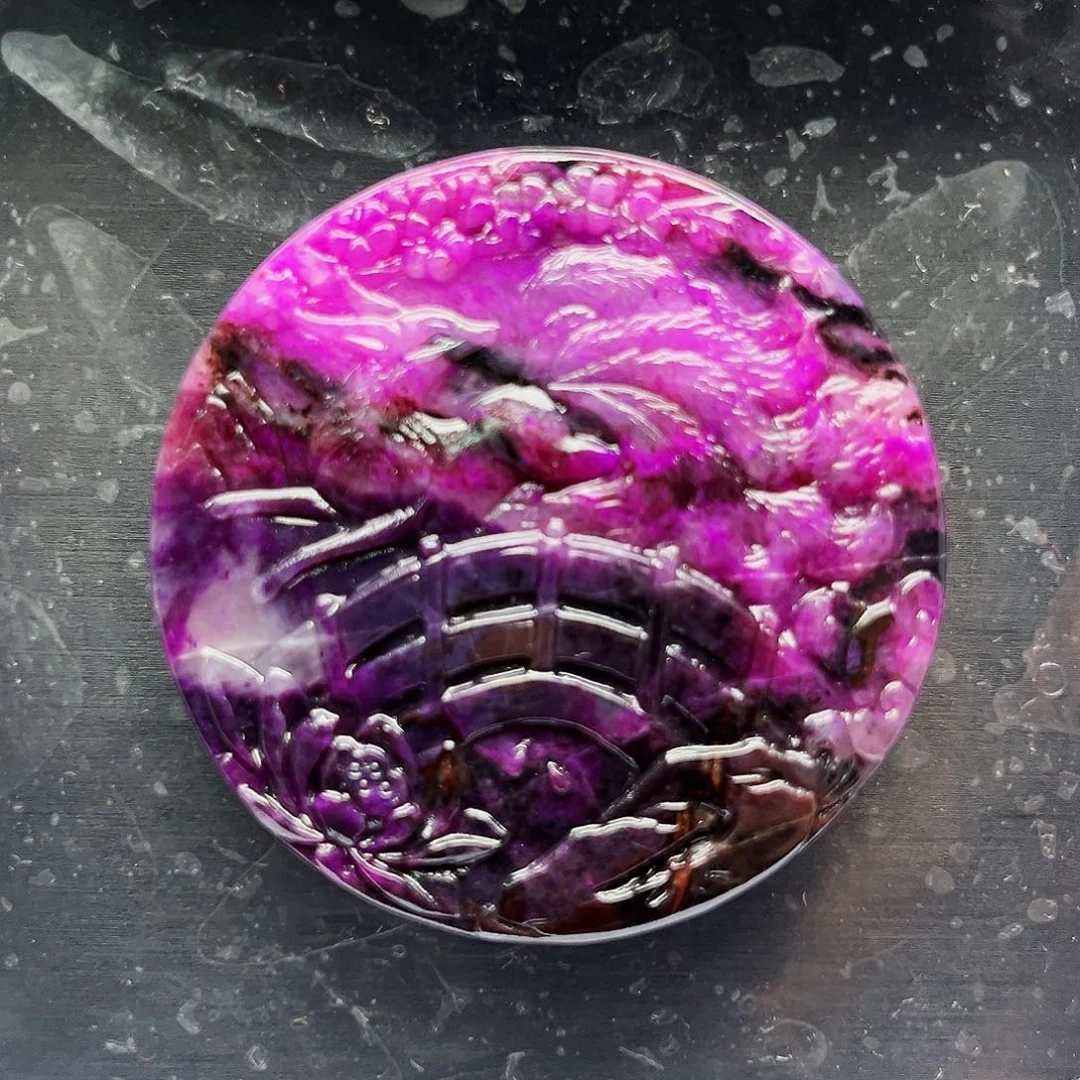 未镶嵌苏纪石（舒俱来）圆牌