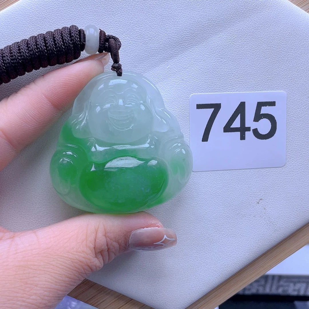 翡翠吊坠(赠链)未镶嵌