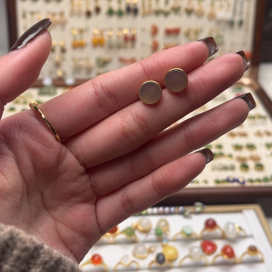 和田玉未镶嵌耳饰