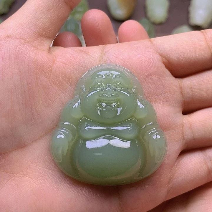 薛***凝颈饰未镶嵌和田玉