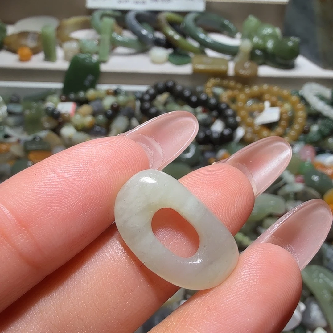 和田玉未镶嵌珠宝奇石