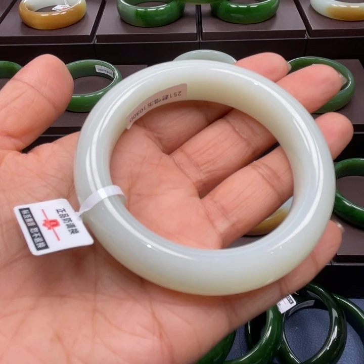 和田玉未镶嵌手镯57.58