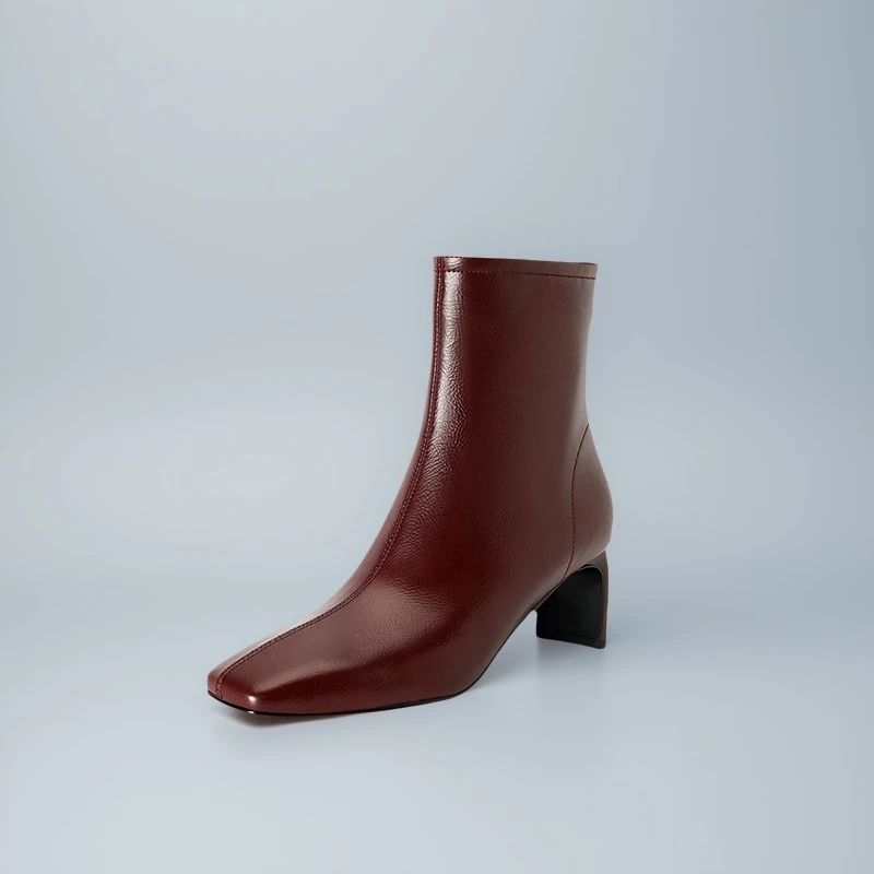 孙火火/超软羊皮短靴女2025超火法式气质方头粗跟高跟瘦瘦靴真皮