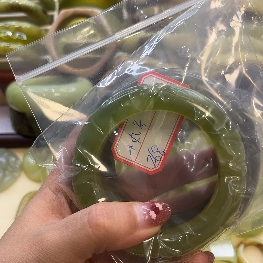 年****蛇纹石玉未镶嵌手镯1