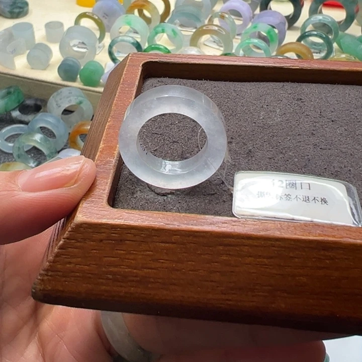 定制翡翠未镶嵌翡翠