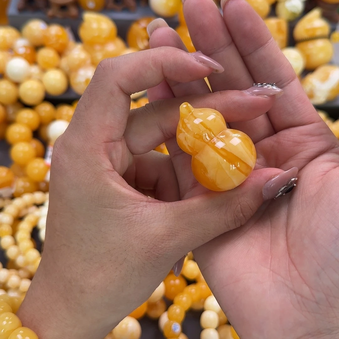 蜜蜡未镶嵌珠宝奇石