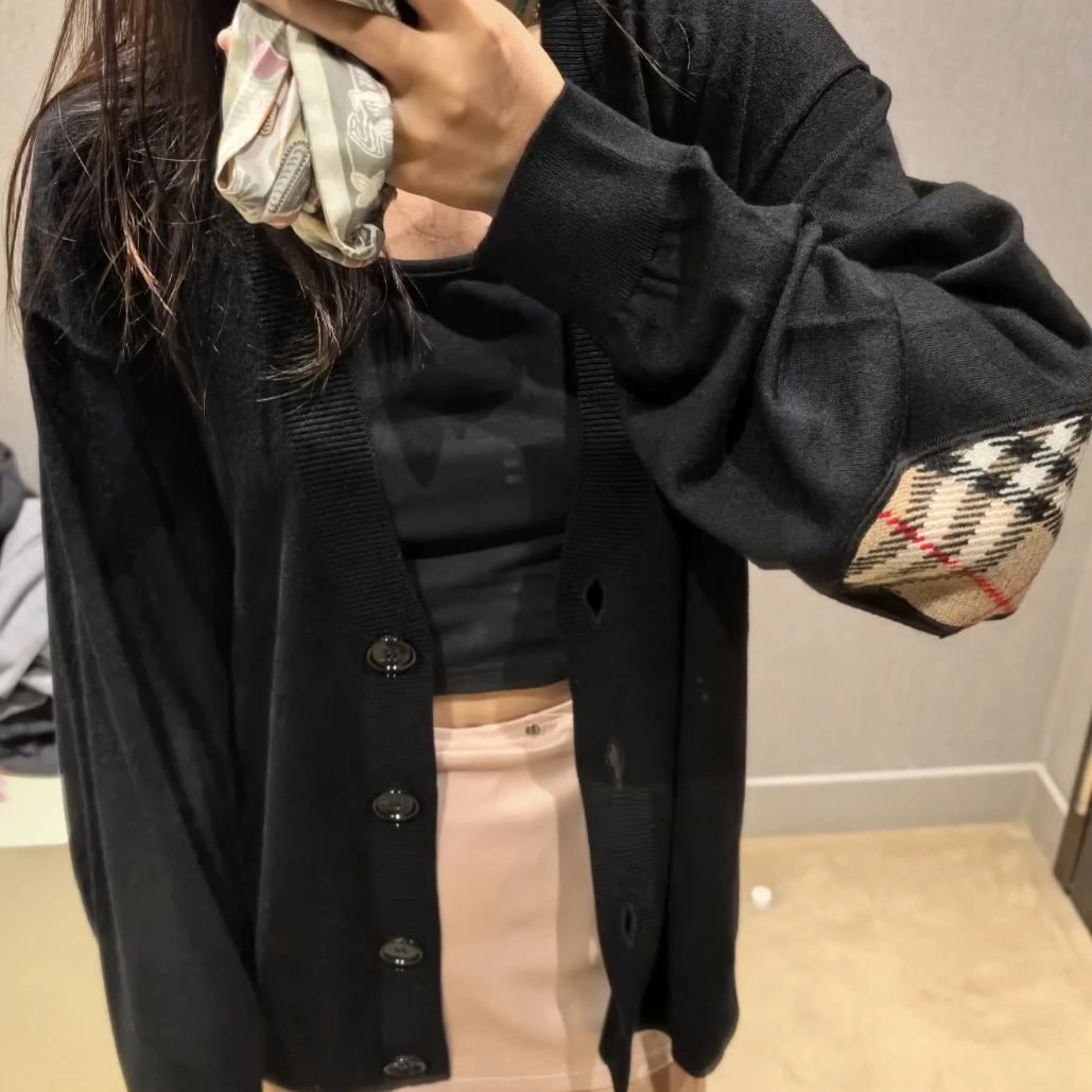 99新 BURBERRY/博柏利 黑色针织开衫/M码/C01408