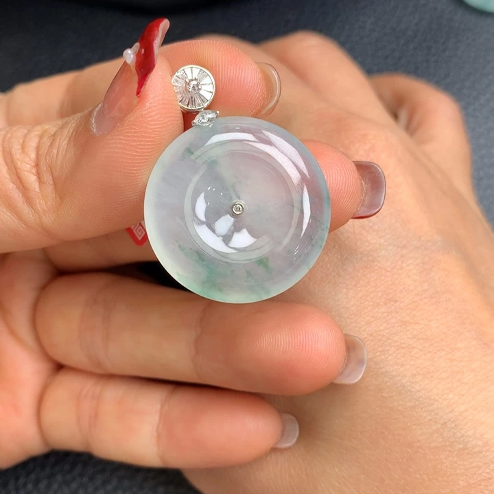 翡翠吊坠(不含链)18K金镶嵌