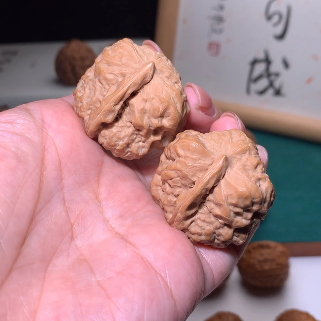 文玩核桃把件蛤蟆一道筋