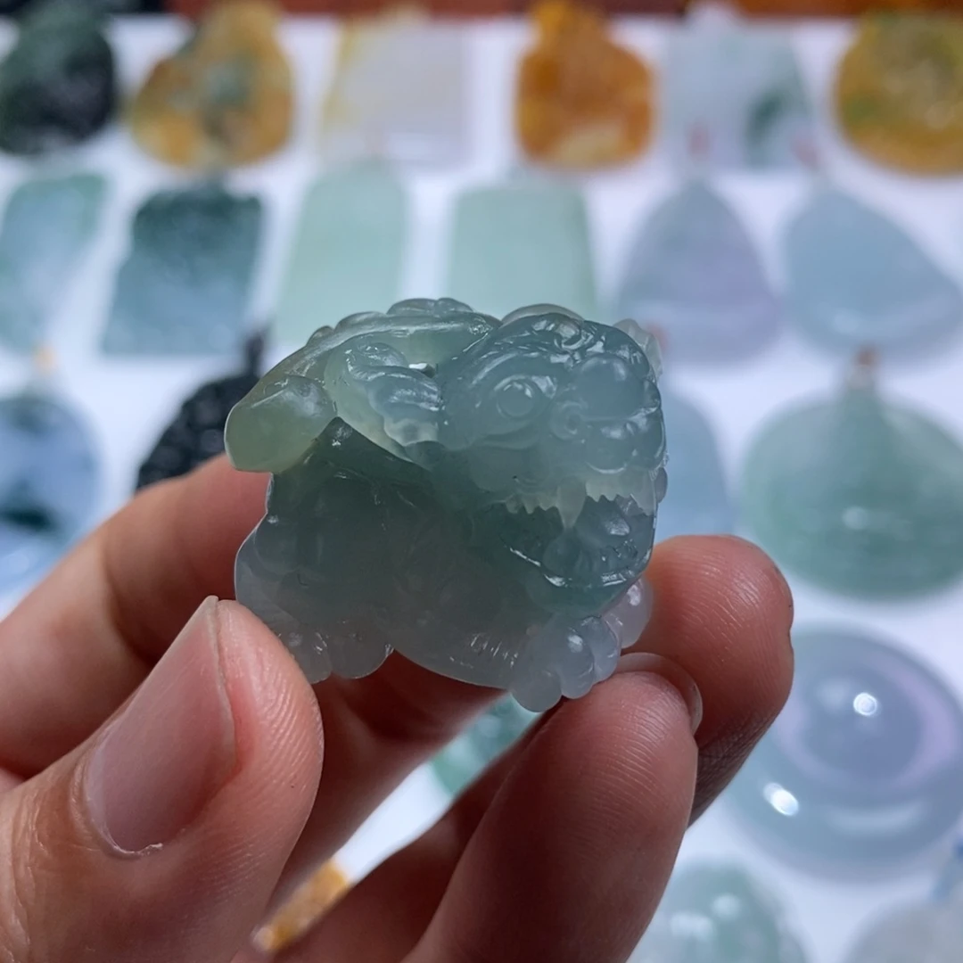 定制翡翠未镶嵌貔貅