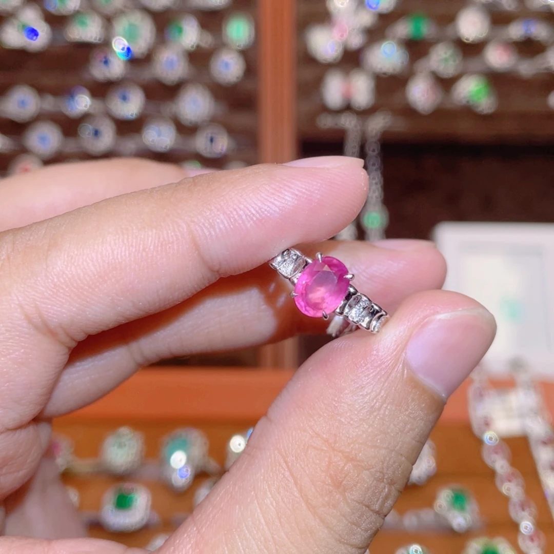 彩色蓝宝石戒指18K金镶嵌1.63ct 无烧帕帕