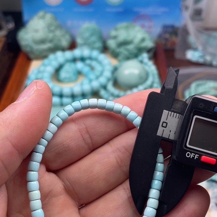 绿松石颈饰未镶嵌