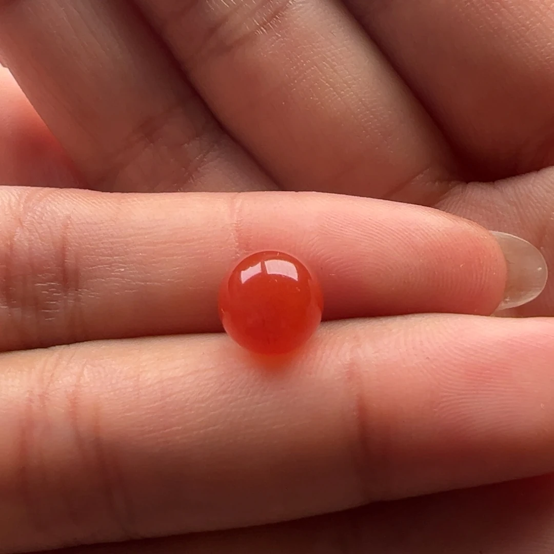 晟***。南红玛瑙未镶嵌圆珠8.4