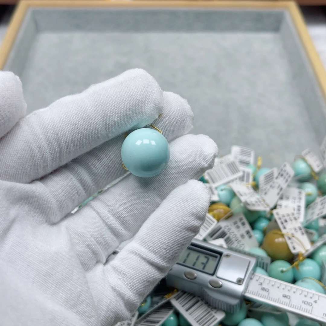 绿松石未镶嵌挂件