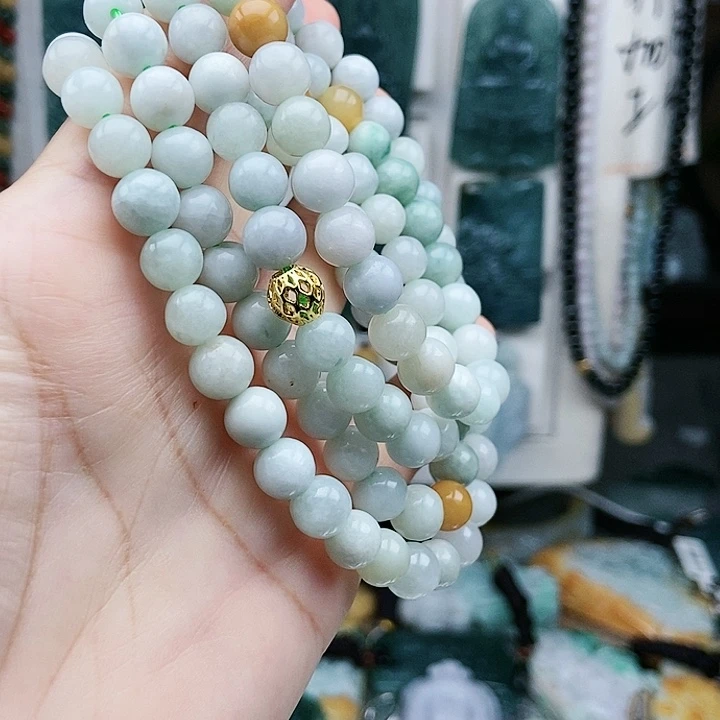 颈饰足铂镶嵌翡翠翡翠