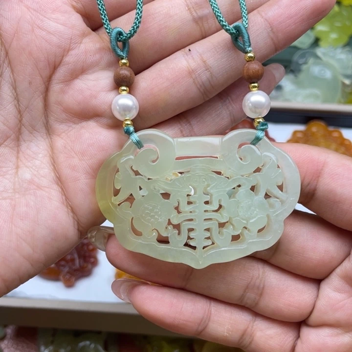 蛇纹石玉未镶嵌项链
