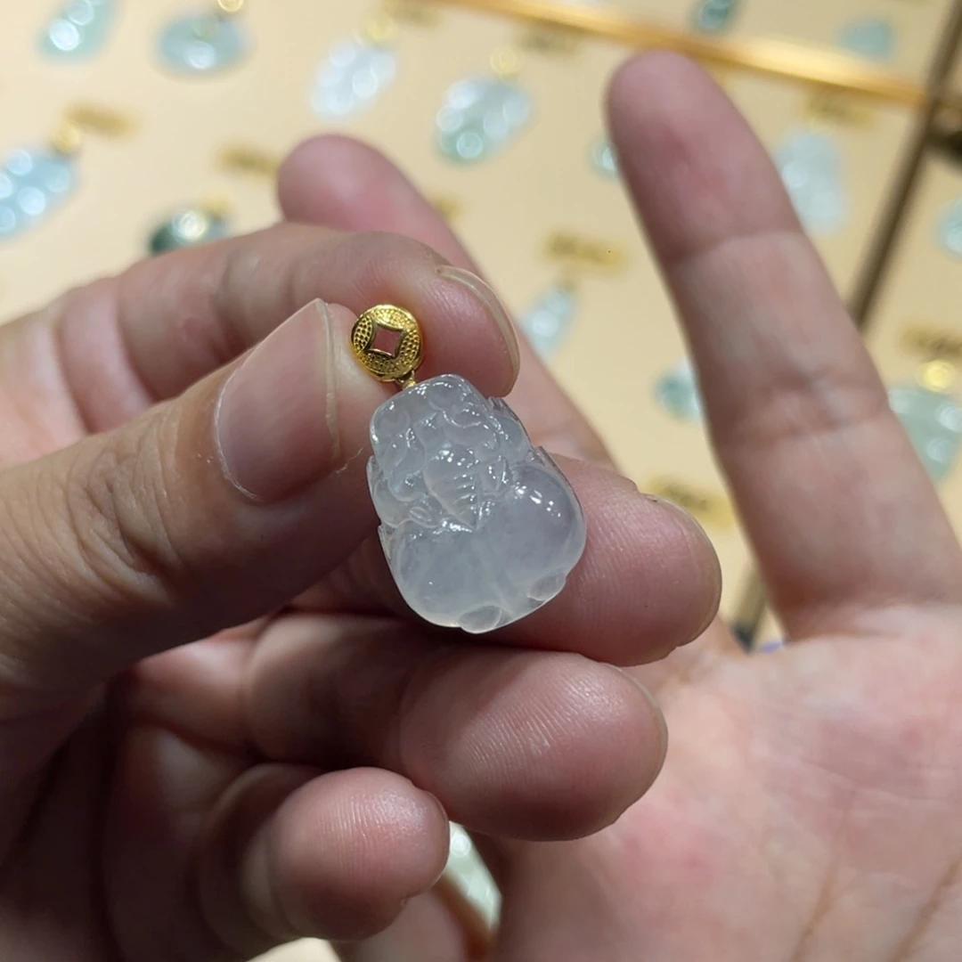颈饰18K金镶嵌翡翠