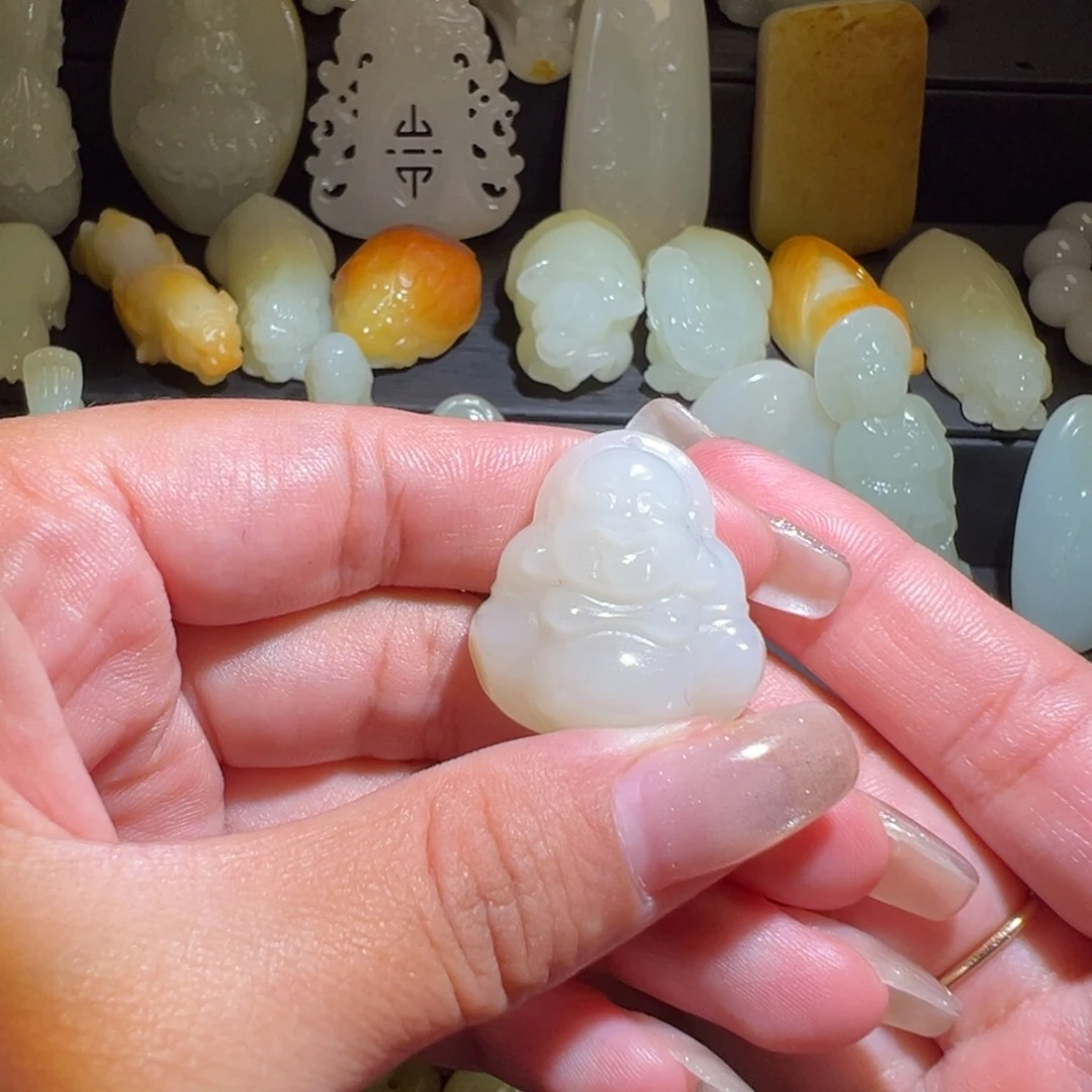 颈饰未镶嵌和田玉农**树