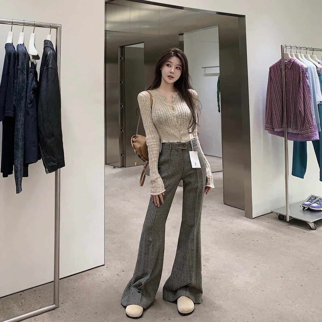 194-No退No换️【值得收藏！时髦精】时髦细条纹微喇休闲长裤