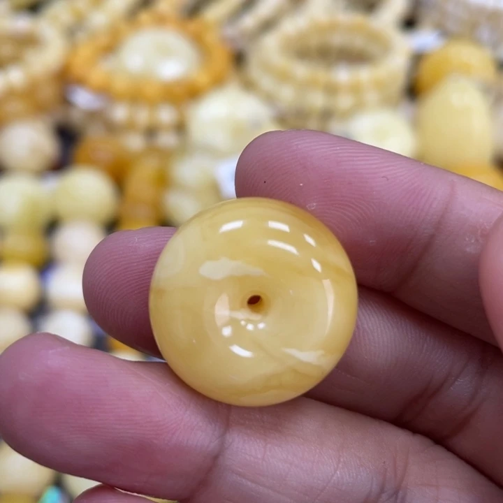 蜜蜡未镶嵌裸石21.5*11.5mm