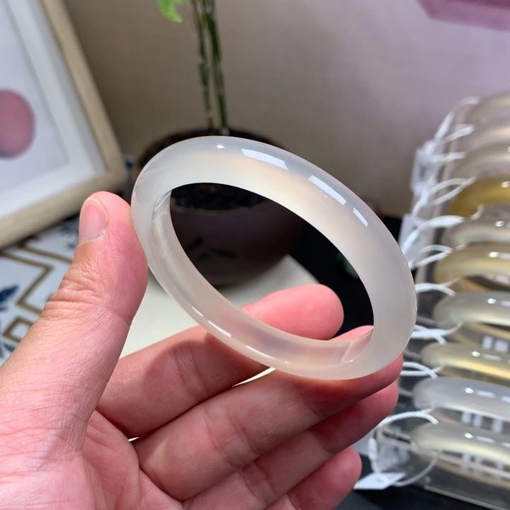 手镯玛瑙/玉髓未镶嵌
