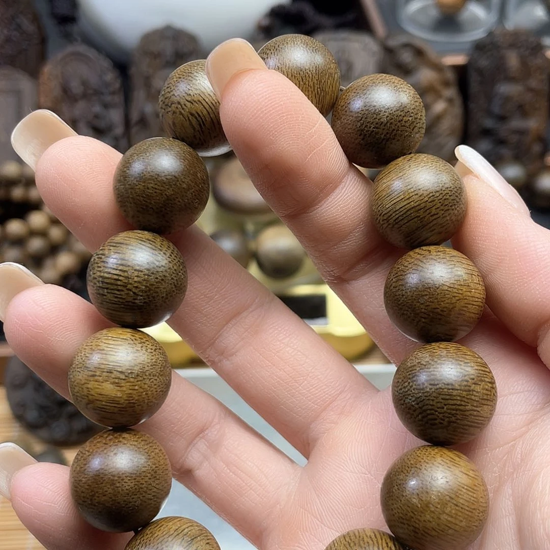 沉香手串小****皮文莱料