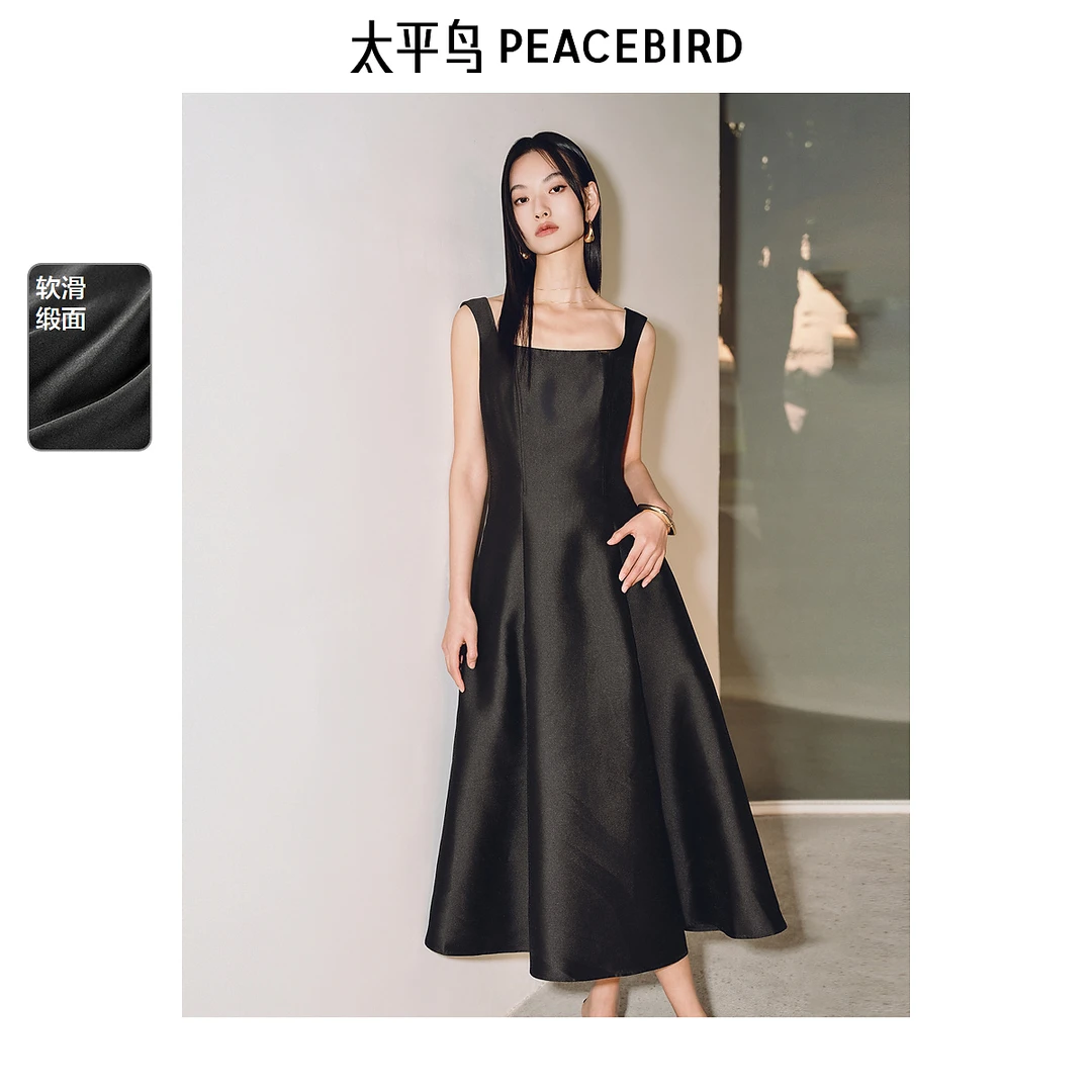 太平鸟光泽感大摆裙优雅小黑裙收腰连衣裙ABFAF2292