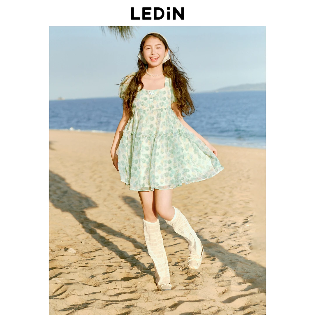 乐町方领娃娃连衣裙2101