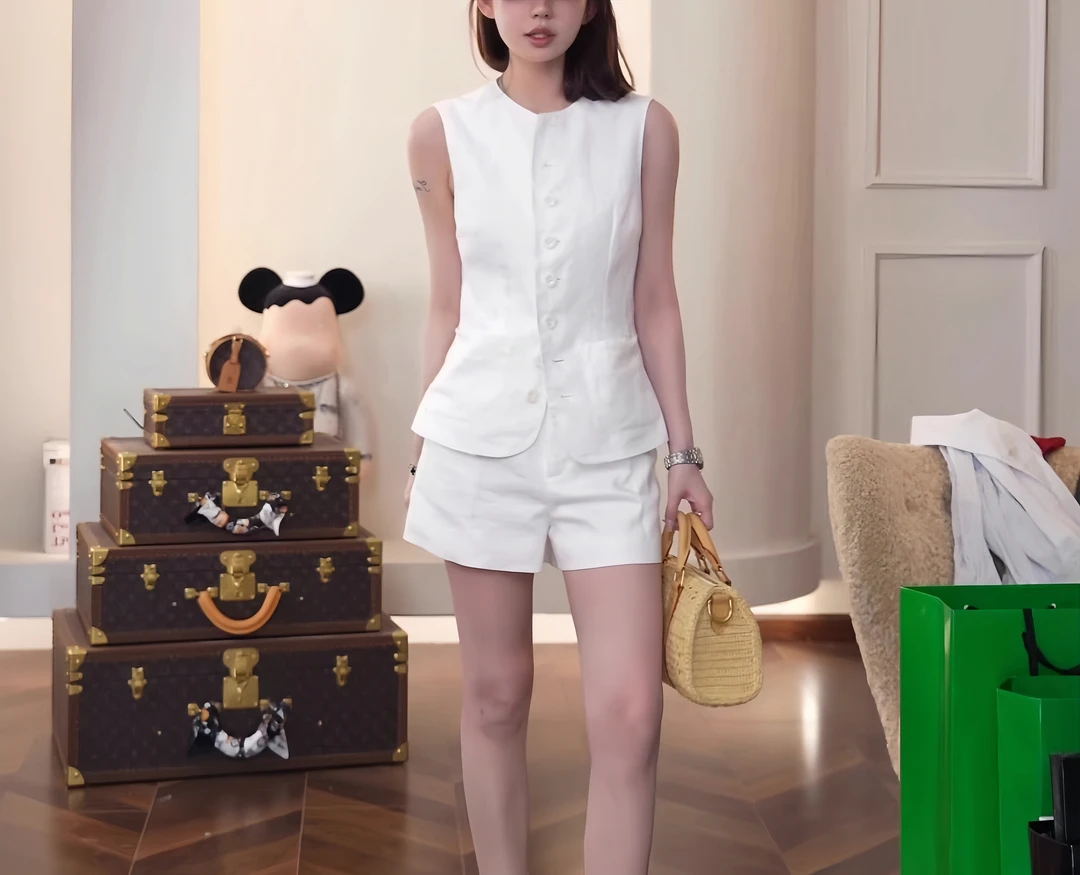 2025新款夏季天丝亚麻套装女法式小香风马甲背心纯色+短裤两件套
