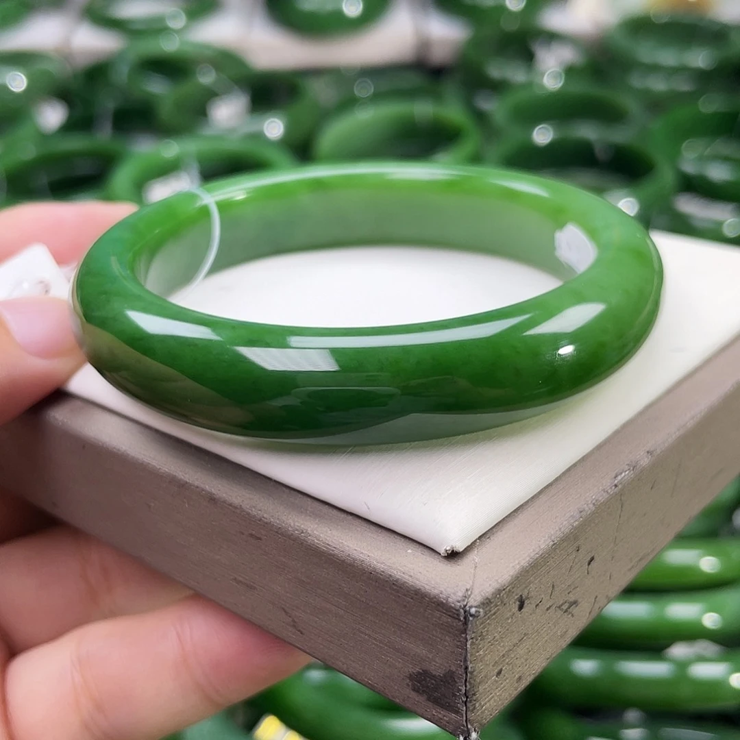 未镶嵌手镯和田玉（碧玉）