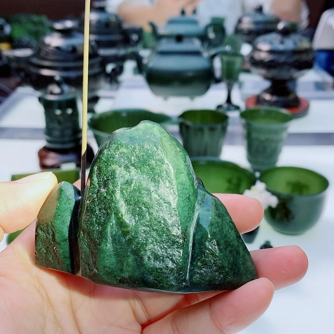 未镶嵌和田玉（青玉）把件