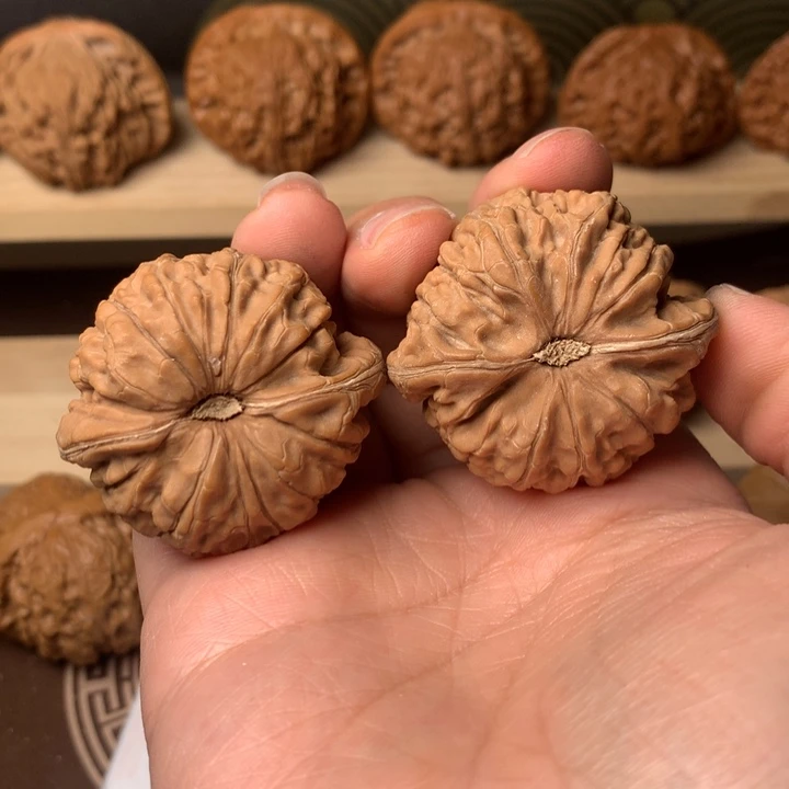 文玩核桃吊坠长*雨花