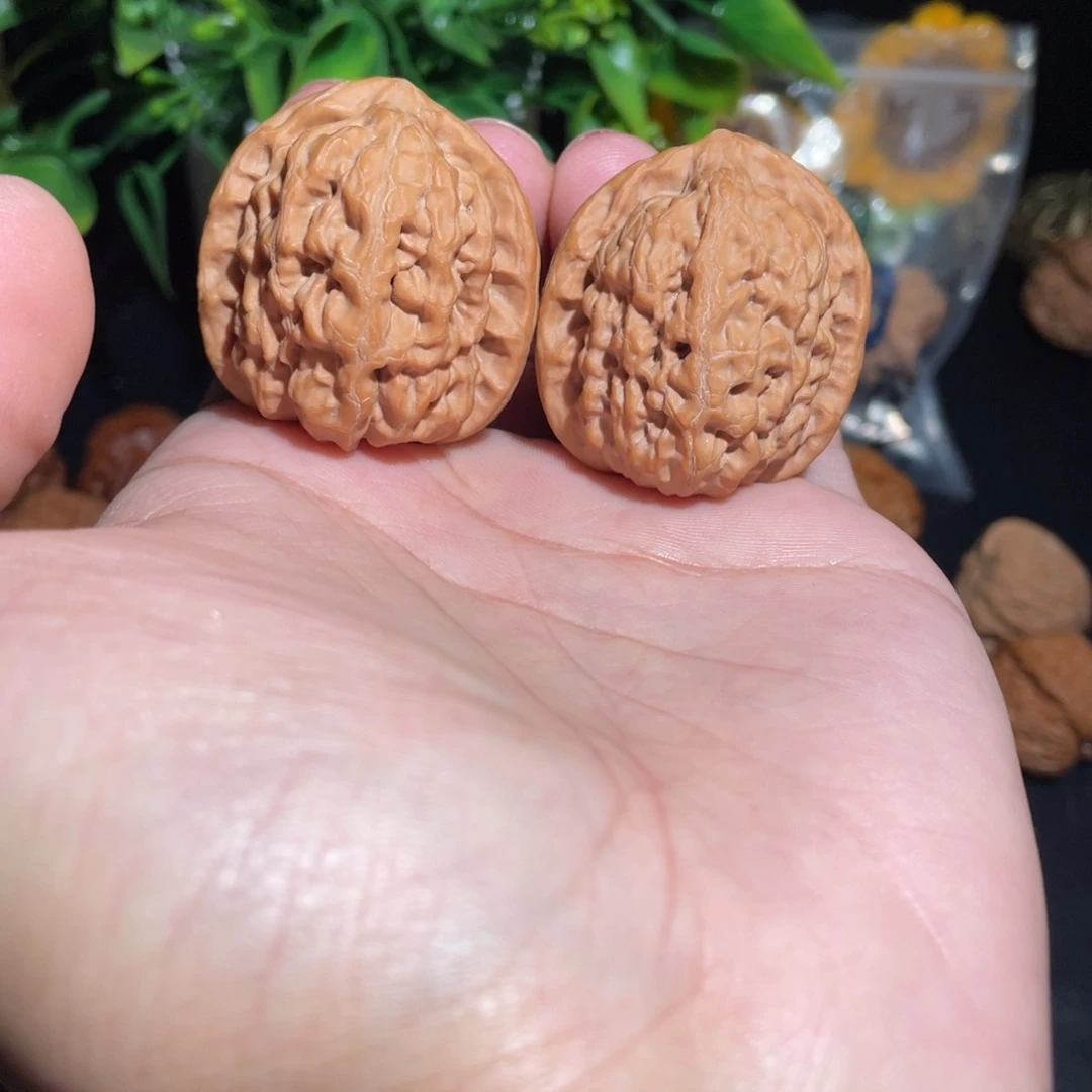 文玩核桃吊坠36霸王