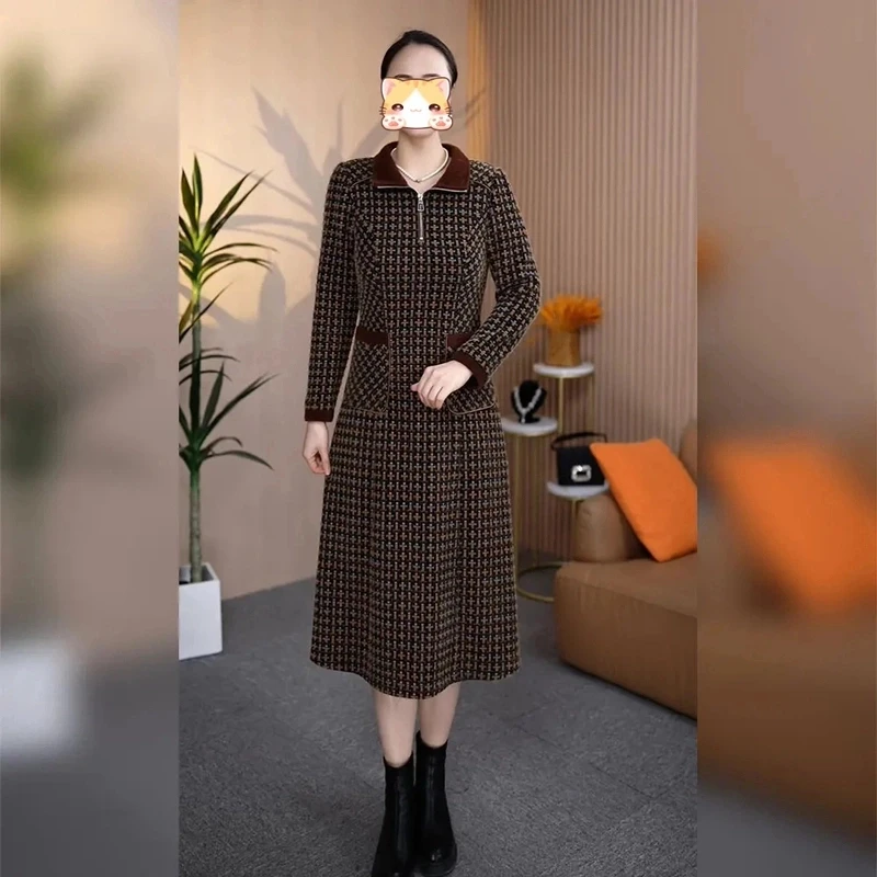 2024冬季新款百搭显瘦气质长袖时尚复古印花过膝收腰洋气连衣裙