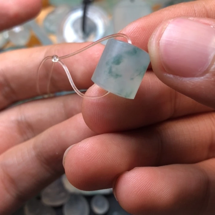 定制翡翠未镶嵌挂件