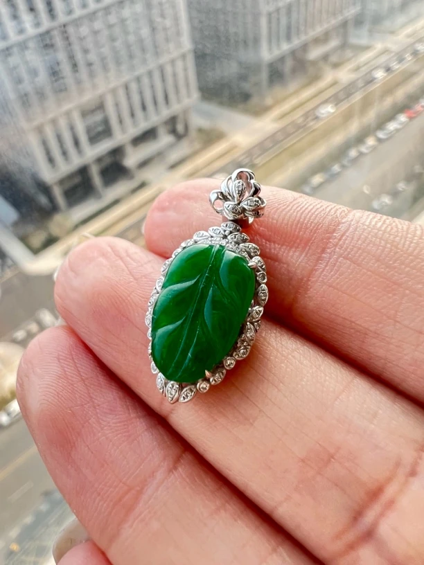 【懿芯珠宝】18k金 糯冰满辣绿叶子 天然缅甸A货翡翠（48h鉴赏期）