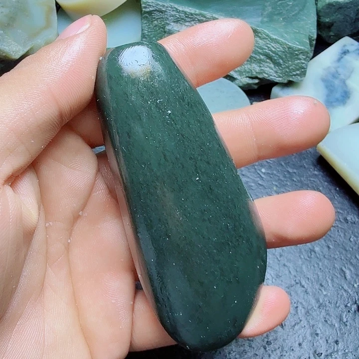 和田玉（糖玉）未镶嵌珠宝奇石