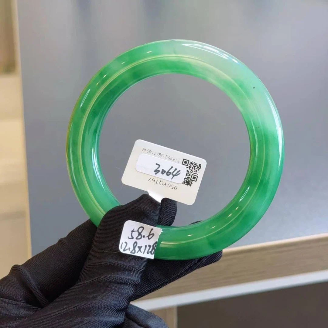 58.6圈口3064天然A货非洲翠手镯（撕毁标签概不退换