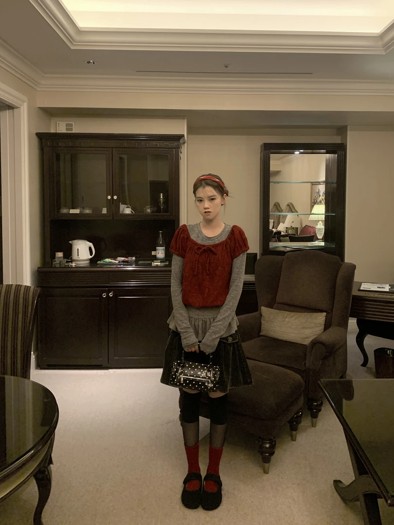 ishui-珍妮糖果屋 甜美叠穿少女红灰针织长袖上衣两件套