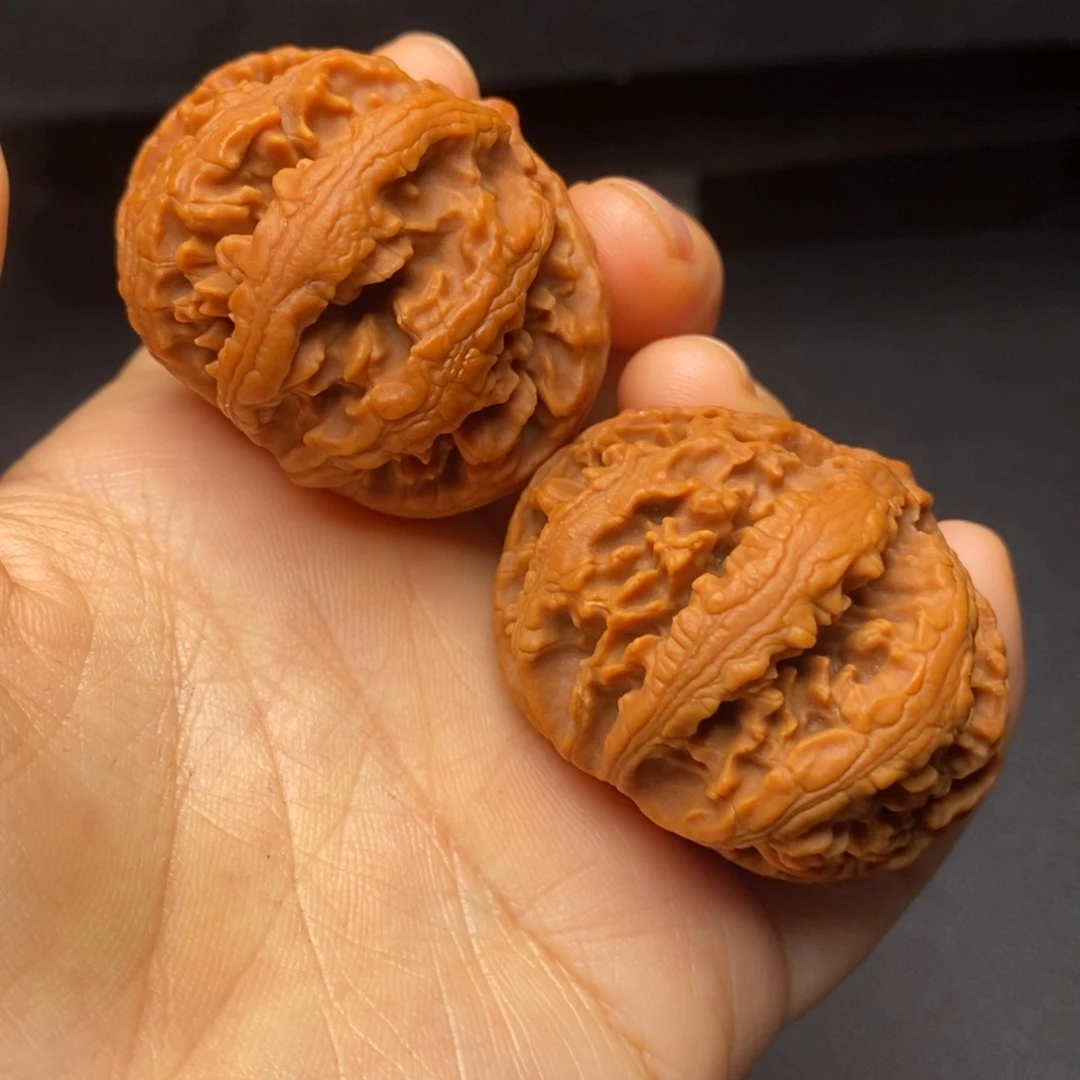 文玩核桃把件秦岭野生核桃