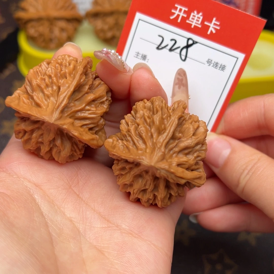 把件文玩核桃4！1三棱228