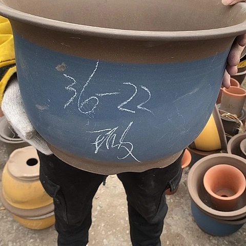 紫砂中国宜兴紫砂花盆＂