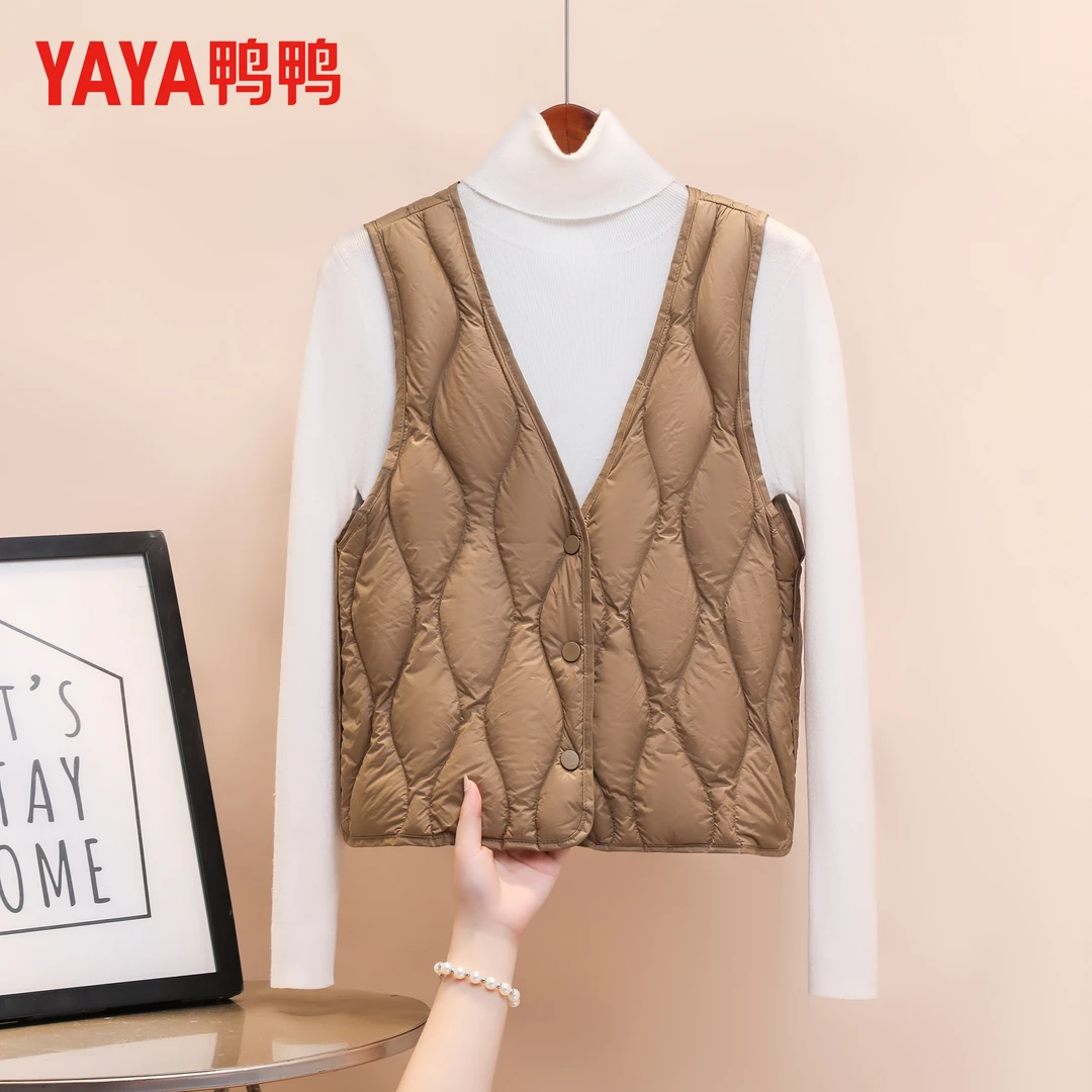 YAYA/鸭鸭轻薄女款羽绒马甲2025冬季新款V领时尚百搭休闲马甲外套