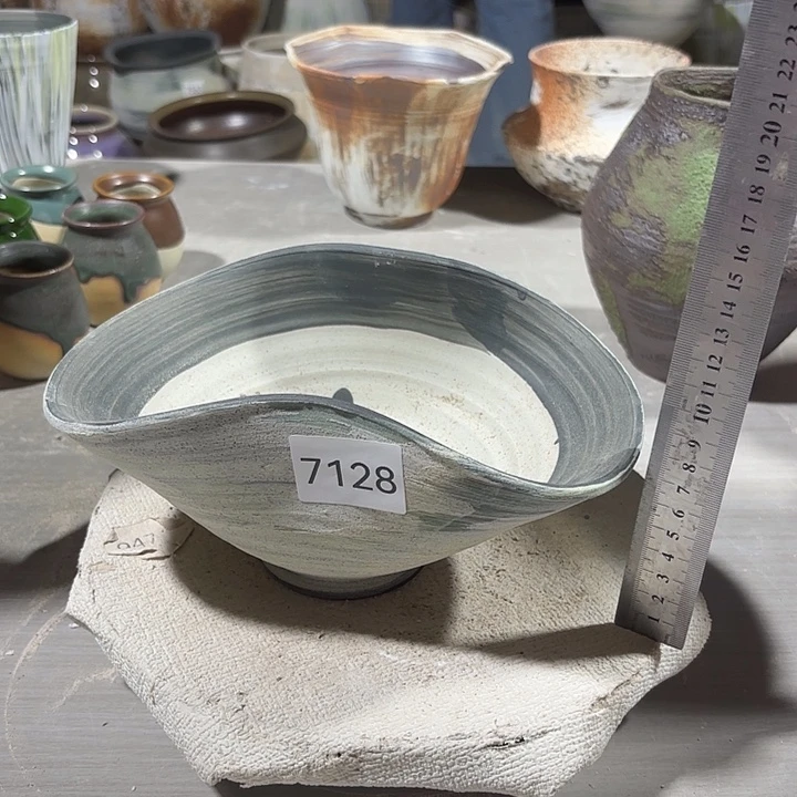 摆件高8，口23，无孔，7128